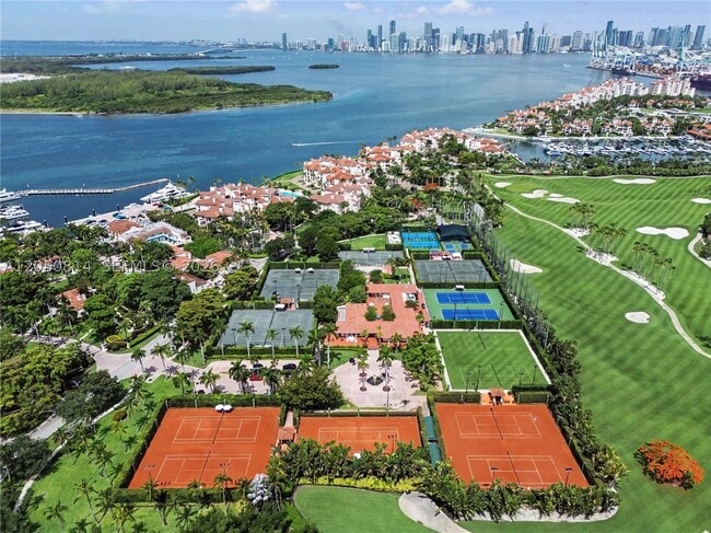 Building Photo - 2124 Fisher Island Dr