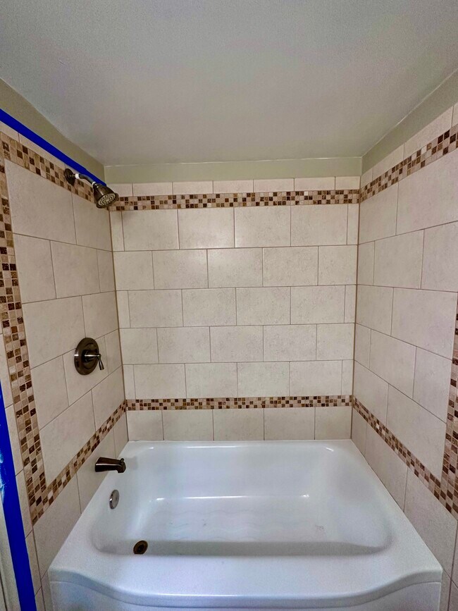 Building Photo - 836 Dexter St