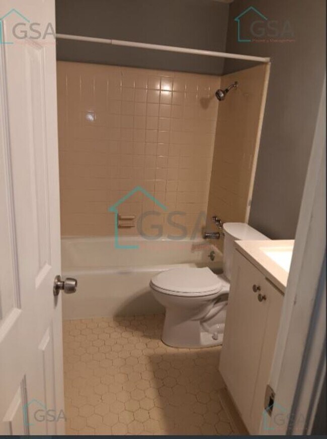 Building Photo - 106 Keowee Ave