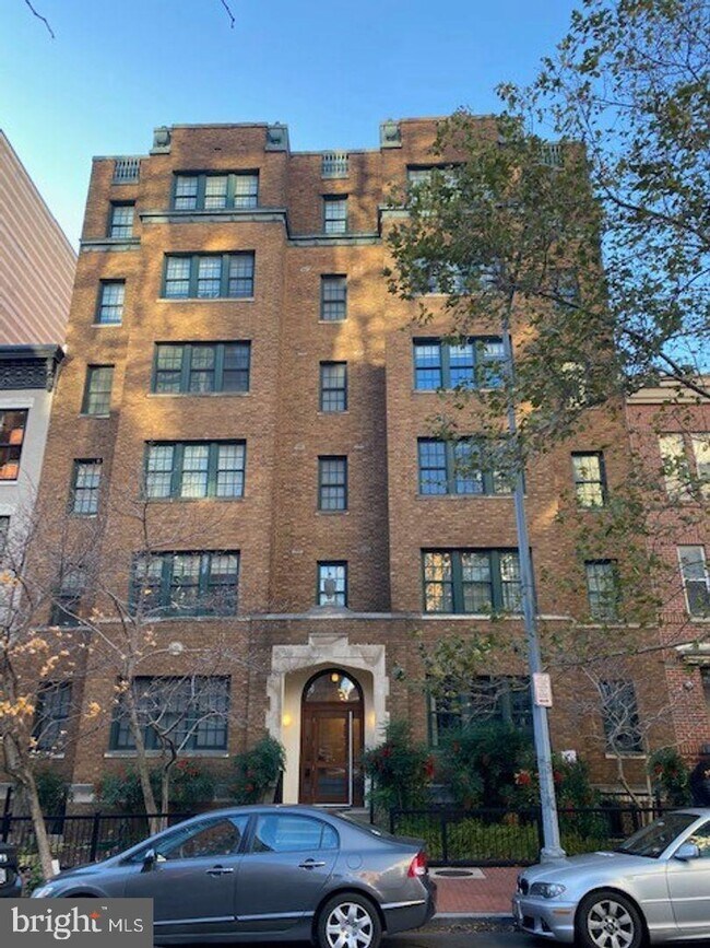 Building Photo - 1124 10th St NW