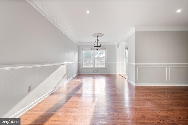 Building Photo - 2413 Childs Ln