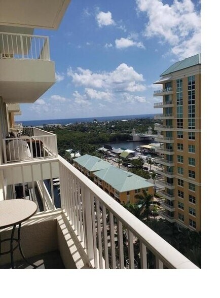 Building Photo - 700 Boynton Beach Blvd
