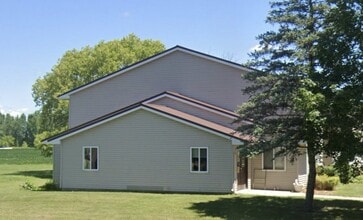 Building Photo - 4220 N Mission Rd