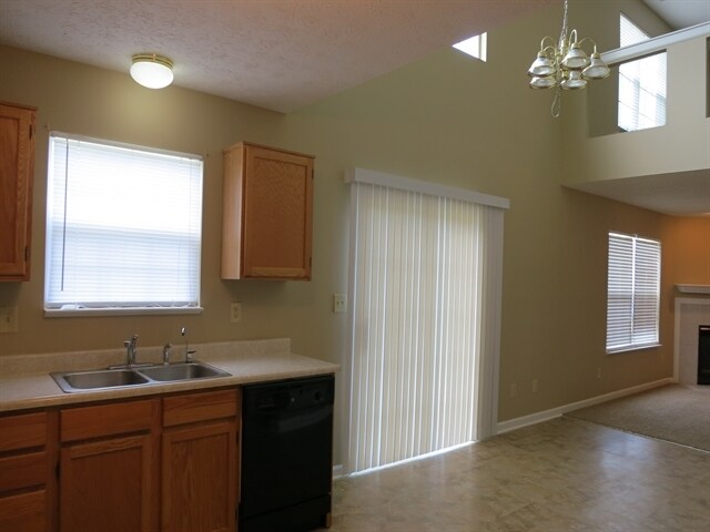 Building Photo - 13920 Bruddy Dr