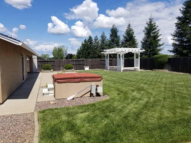 Building Photo - 4057 Saffron Way