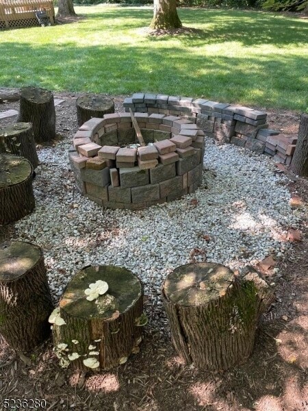 Building Photo - 17 Chestnut Rd