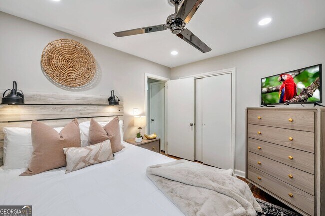 Building Photo - 1131 Stoneybrook Rd