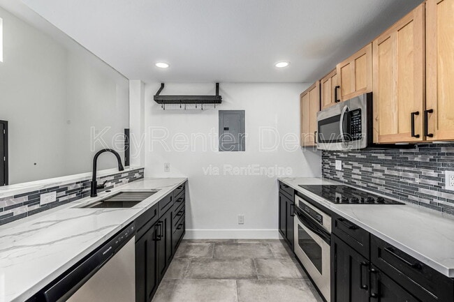 Building Photo - 837 E 17th Ave