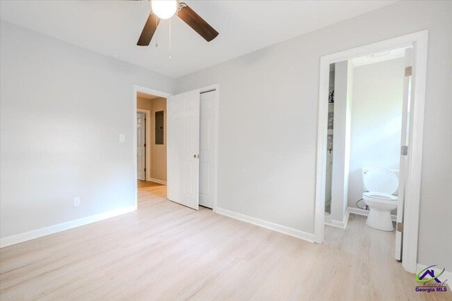 Building Photo - 308 Juniper Rd