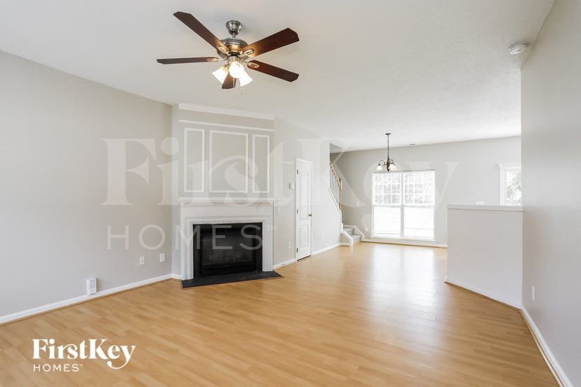 Building Photo - 5521 Scenic Brook Ln