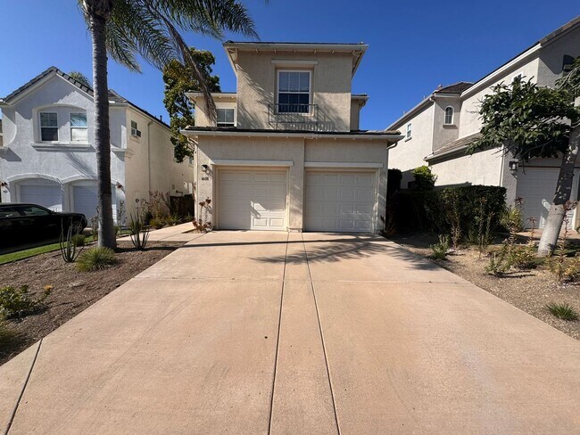 Building Photo - Newly Renovated Modern 3-Bedroom Home with...