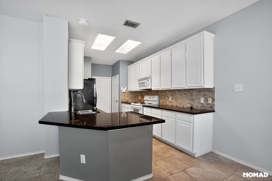 Building Photo - 6107 Shelbourne Park Ln