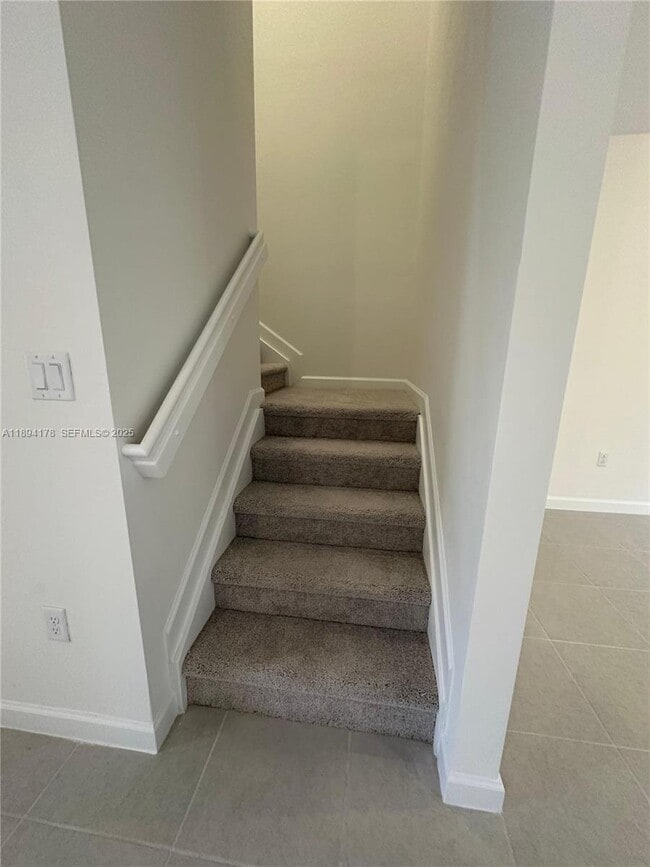 Building Photo - 2534 SE 27th Dr