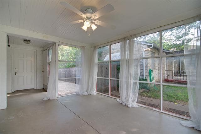 Building Photo - 5419 Longview St