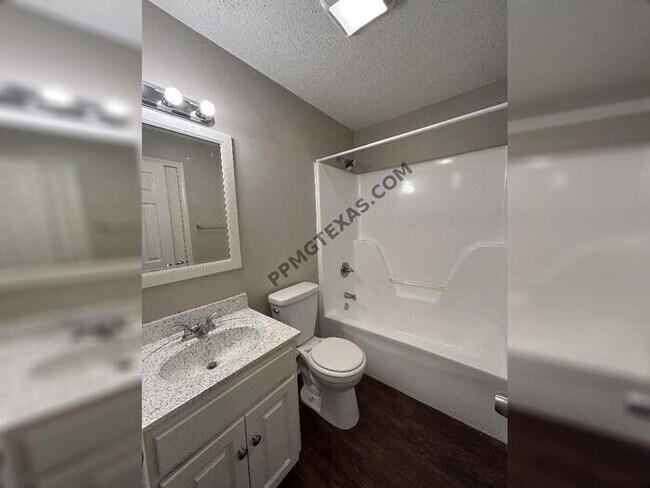 Building Photo - 16 War Eagle Dr