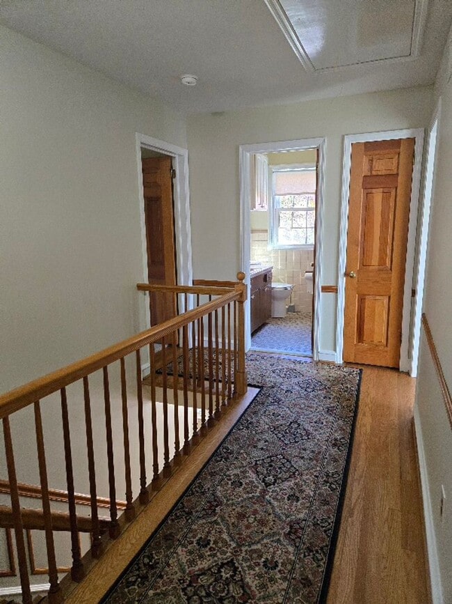 Building Photo - Lovely Colonial Home in Sharpley