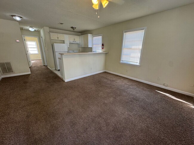 Building Photo - 5963 Peco Ln