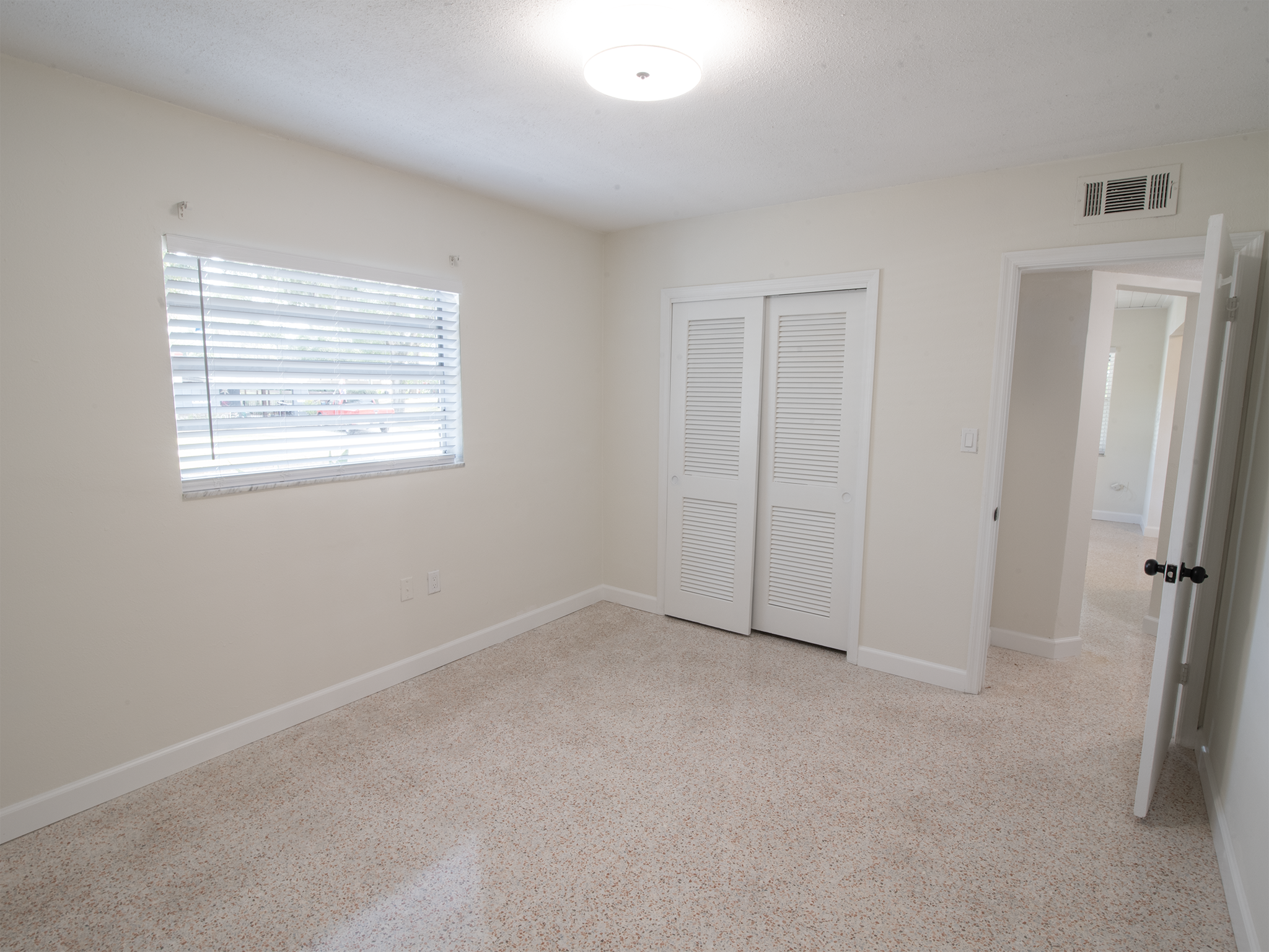 Building Photo - 500 Altaloma Ave