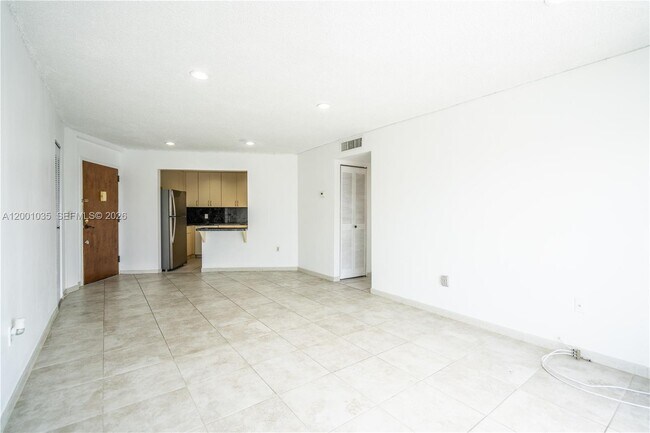 Building Photo - 7150 Indian Creek Dr