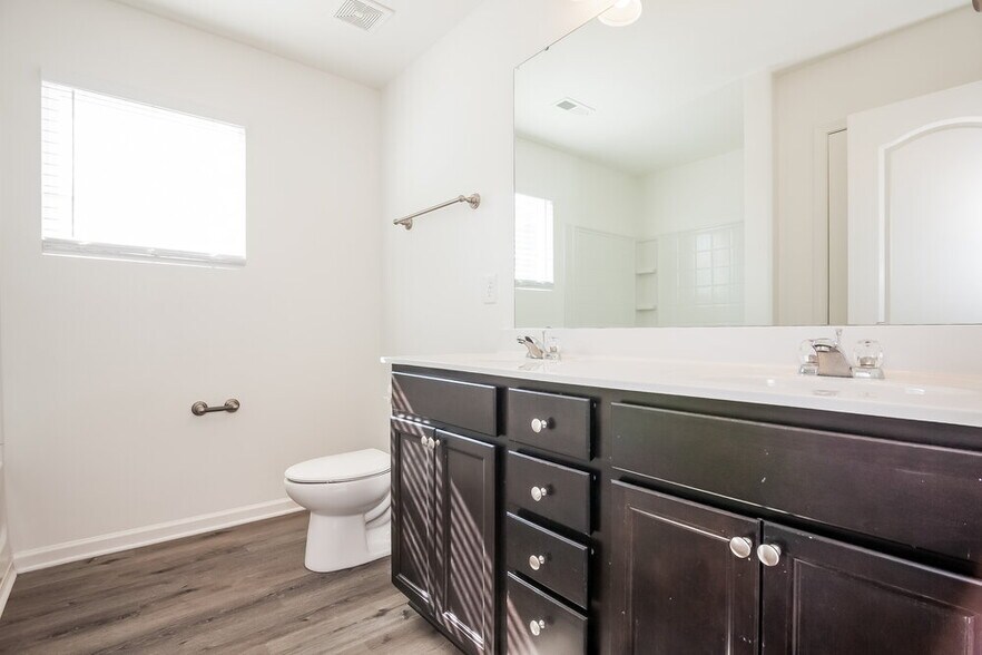 Building Photo - 8617 Balsam Bay Rd