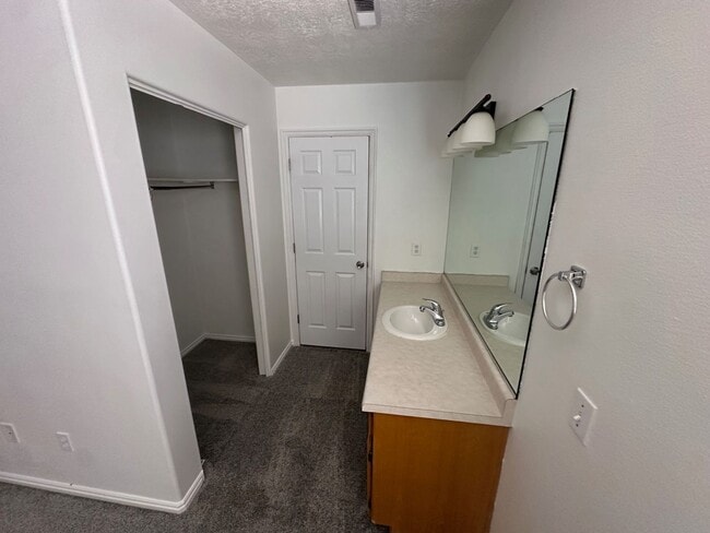 Building Photo - Duplex Property near the Mall