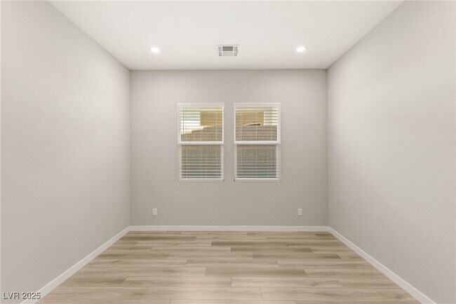 Building Photo - 3391 Stone View Ave
