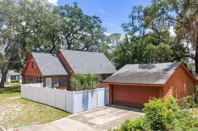 Building Photo - 1406 Palmer Terrace