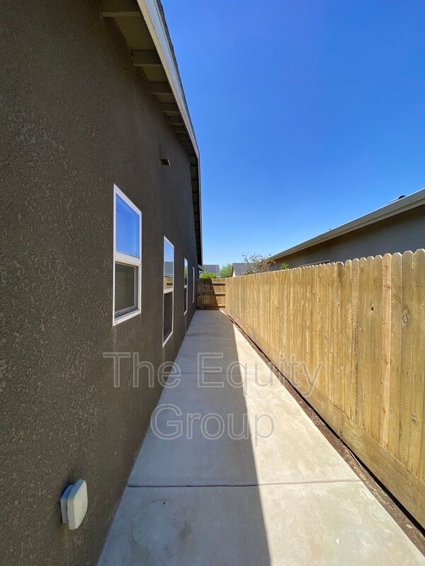 Building Photo - 3227 Ferro Ct
