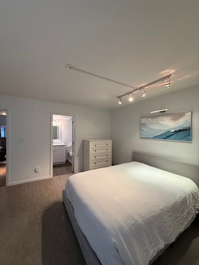 Building Photo - 4444 Lindell Blvd