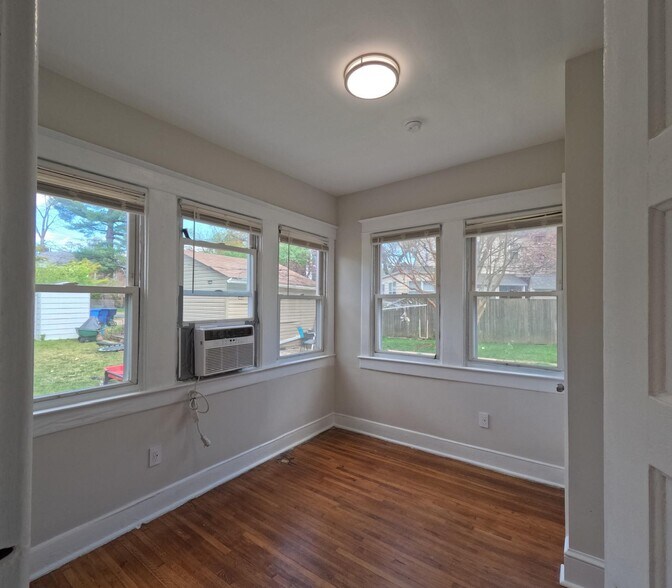 Building Photo - 4317 River Rd NW