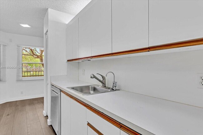 Building Photo - 12501 SW 14th St