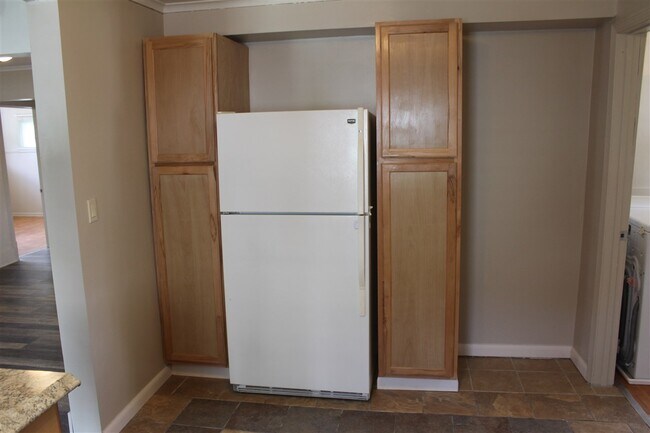 Building Photo - 1512 Sayre St