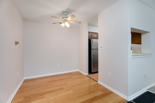Building Photo - 5011 Ravens Crest Dr