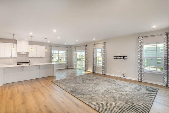 Building Photo - 4003 Bluebell Ln