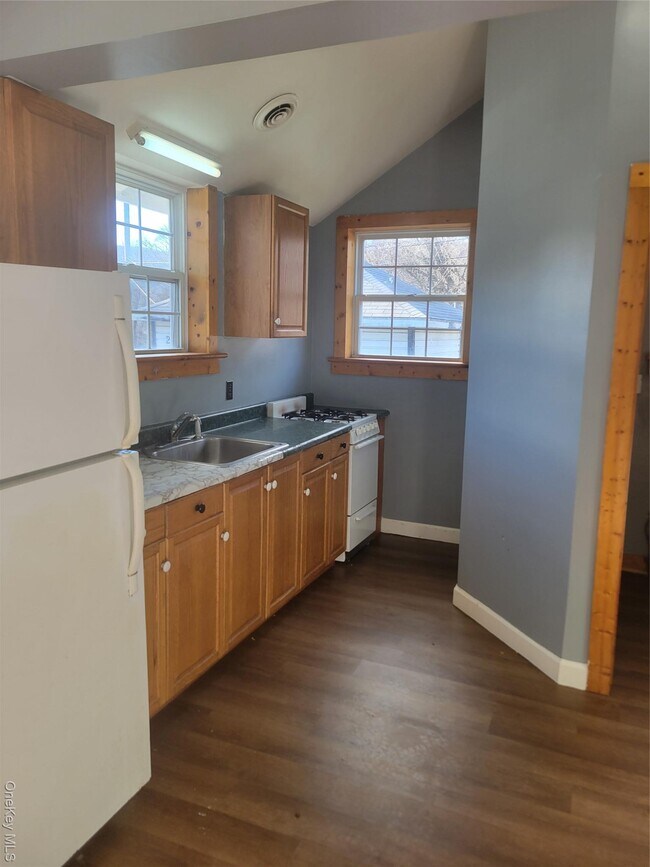 Building Photo - 181 Ulster Ave