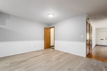 Building Photo - 5046 Heathmoor Dr