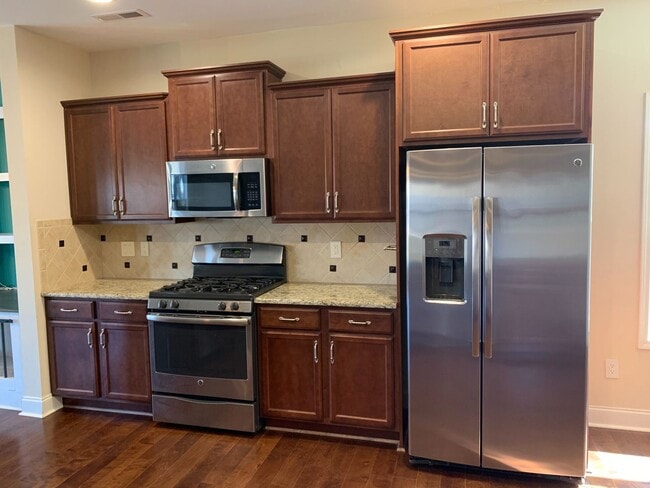 Building Photo - Whitsett / Brghtwood Farms