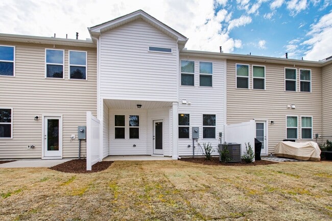 Building Photo - Charming 3BR Townhome in the Sought-After Springvale Community!
