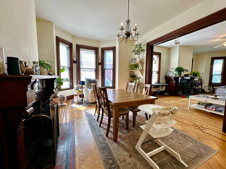 Building Photo - 49 Burroughs St