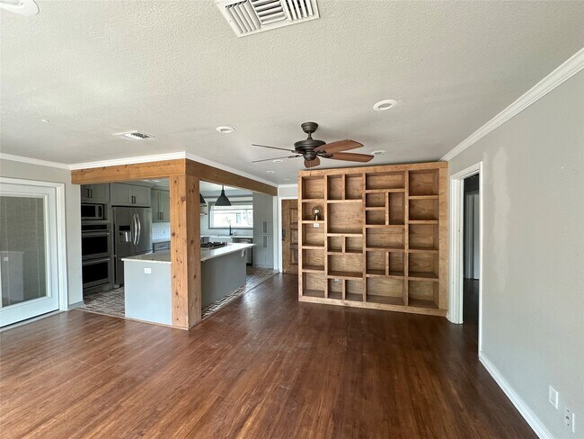 Building Photo - 4709 Lido Ln