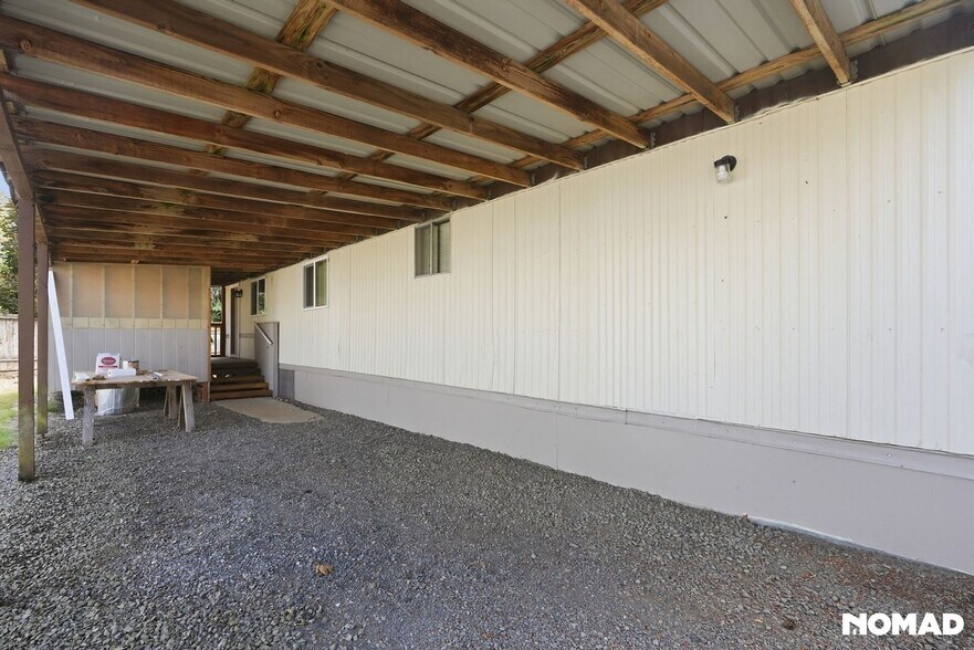 Building Photo - 35390 SE Bluff Rd
