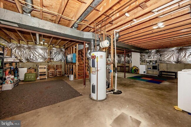 Building Photo - 2465 Bear Den Rd