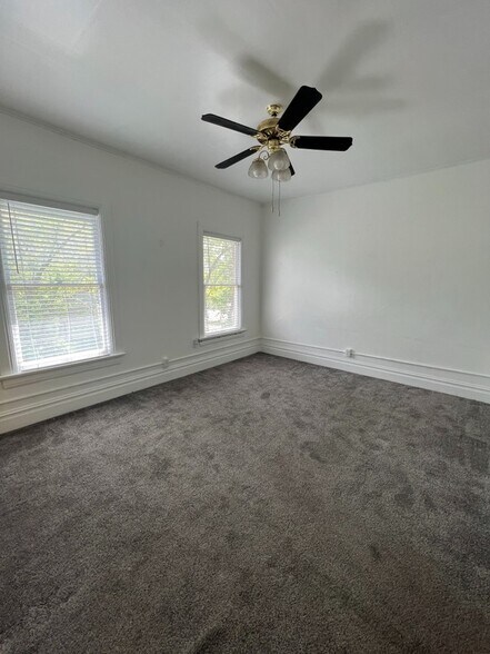 Building Photo - 115 E 200 N