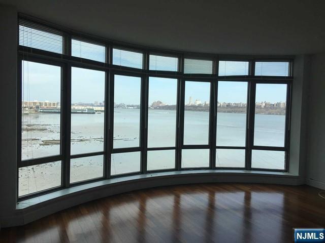 Building Photo - 8100 River 615