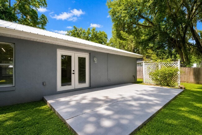 Building Photo - 5373 NW 64 St