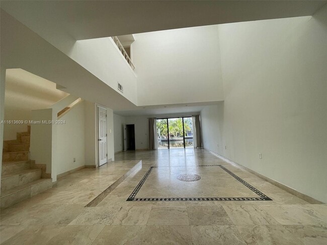 Building Photo - 335 Poinciana Island Dr
