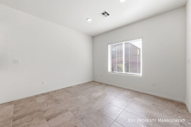 Building Photo - 4445 Bayley Skye Ave