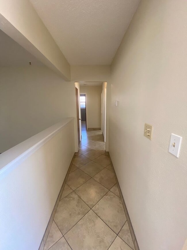 Building Photo - 675 Frank Maes Ave