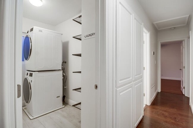 Building Photo - Beautiful Home in the Heart of Point Loma