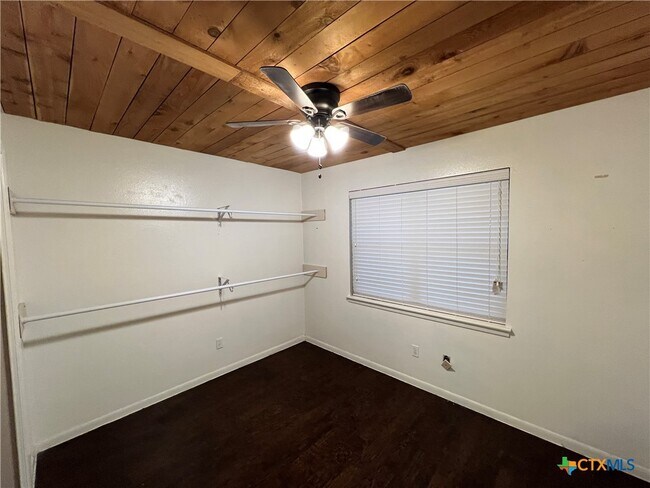 Building Photo - 10694 FM1670
